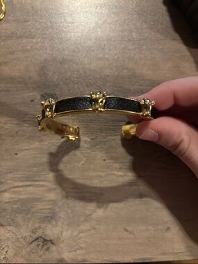 BCBGMaxAzria Vintage Y2K Gold Tone Black enamel jaguar green eyes cuff bracelet